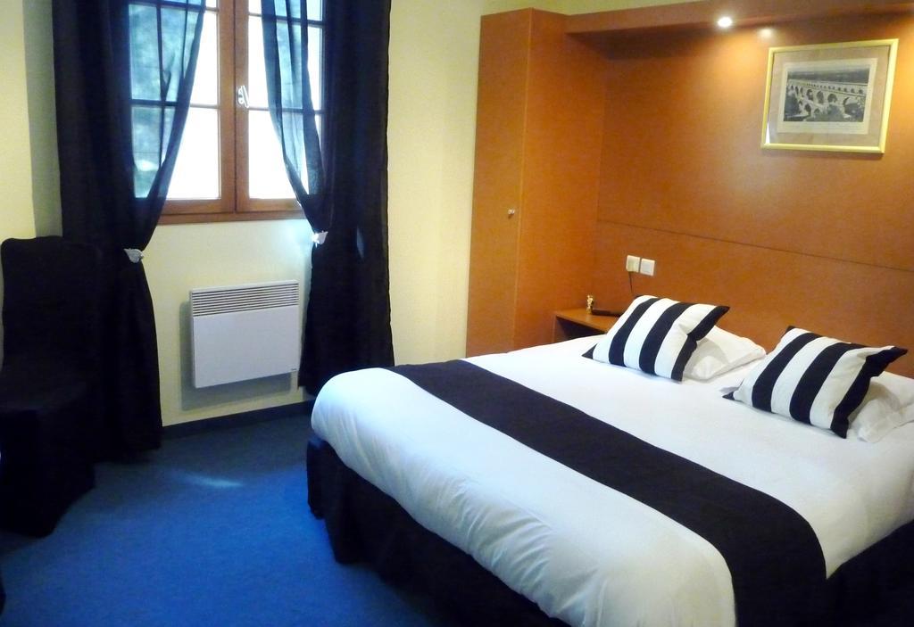 Hotel Restaurant Le Colombier Remoulins Bilik gambar