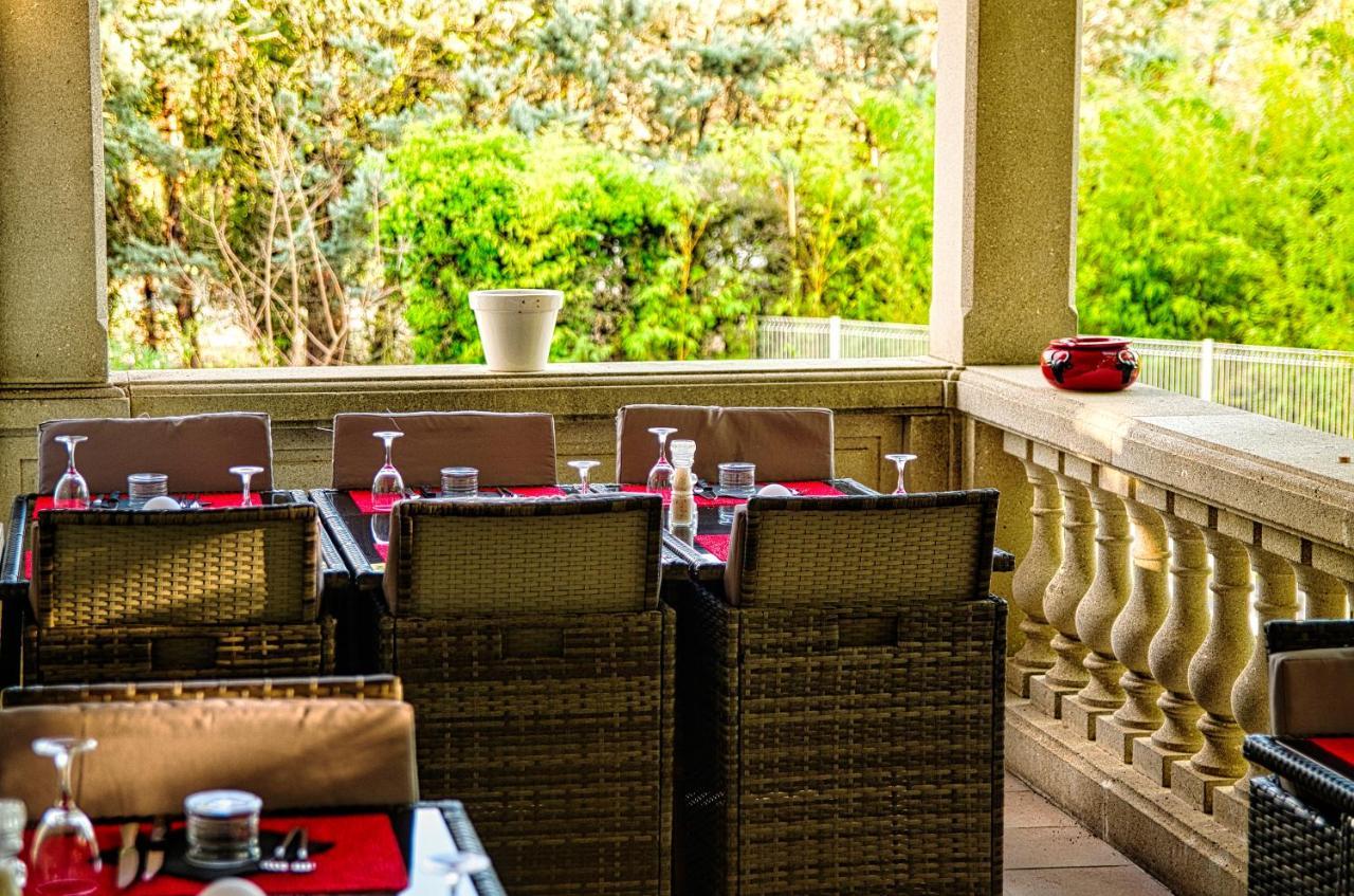 Hotel Restaurant Le Colombier Remoulins Luaran gambar