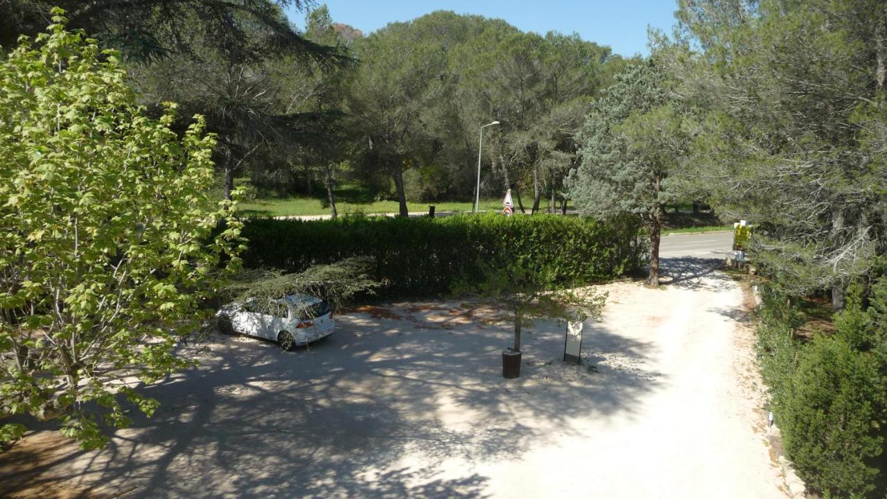 Hotel Restaurant Le Colombier Remoulins Luaran gambar